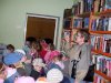Przedszkolaki z przedszkola w Sokolnikach w bibliotece w Sokolnikach