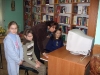 Uczniowie w bibliotece powiatowej